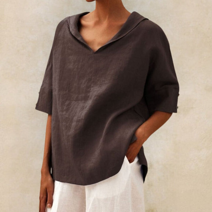 Relaxed Linen Top with V-Neckline and Short Sleeves