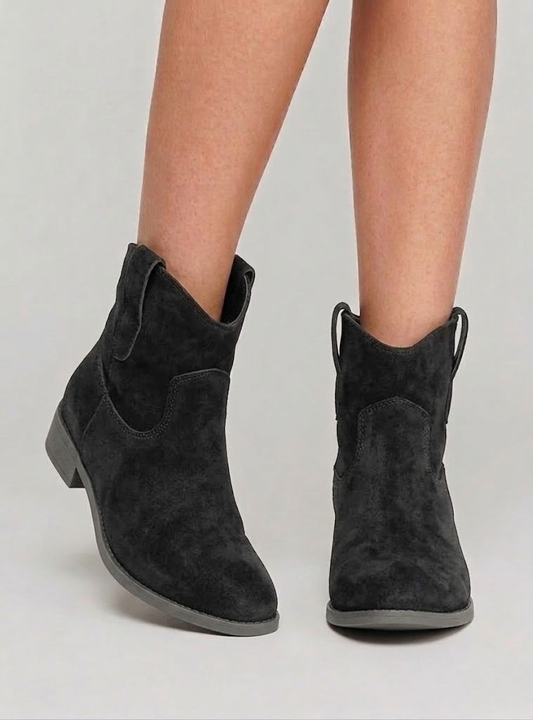 Women's Western Ankle Boots with Pull Tabs and Low Heel Black